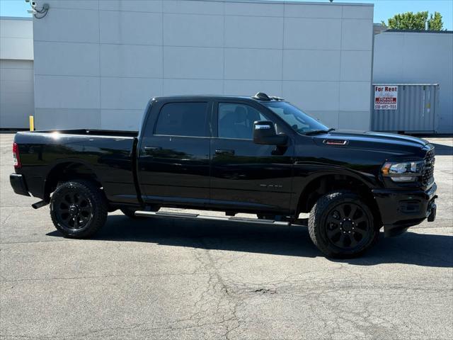 Photo of 2023 Diamond Black Crystal Pearlcoat RAM 2500