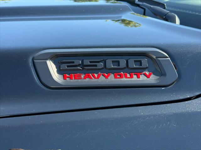 Photo of 2023 Diamond Black Crystal Pearlcoat RAM 2500