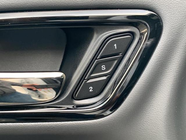 Photo of 2025 White Knuckle Clear-Coat Exterior Paint Dodge Durango