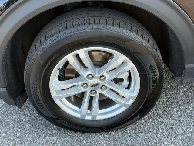 Photo of 2022 AGATE BLACK METALLIC Ford Explorer