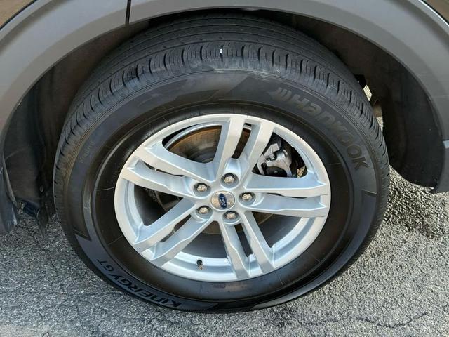 Photo of 2022 AGATE BLACK METALLIC Ford Explorer