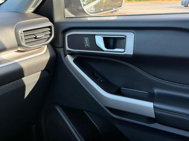 Photo of 2022 AGATE BLACK METALLIC Ford Explorer