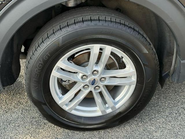 Photo of 2022 AGATE BLACK METALLIC Ford Explorer
