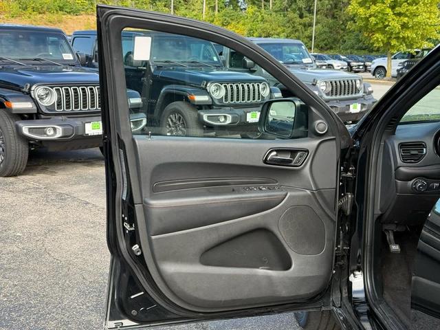 Photo of 2022 DB Black Clearcoat Dodge Durango