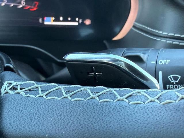 Photo of 2023 Bright White Clearcoat Jeep Grand Cherokee