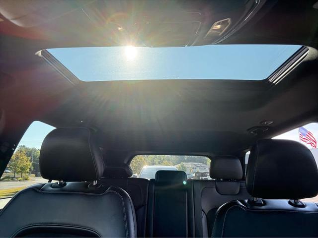 Photo of 2023 Bright White Clearcoat Jeep Grand Cherokee