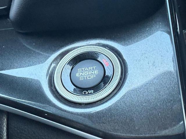 Photo of 2023 Bright White Clearcoat Jeep Grand Cherokee
