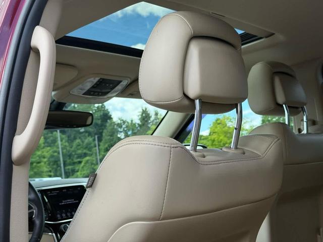 Photo of 2021 Velvet Red Pearlcoat Jeep Grand Cherokee