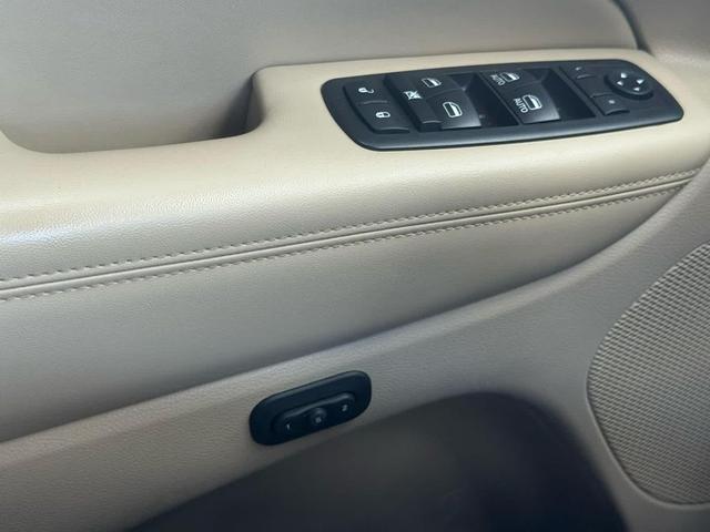 Photo of 2021 Velvet Red Pearlcoat Jeep Grand Cherokee