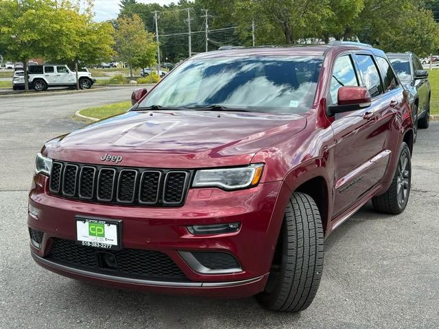 Photo of 2019 Velvet Red Pearlcoat Jeep Grand Cherokee