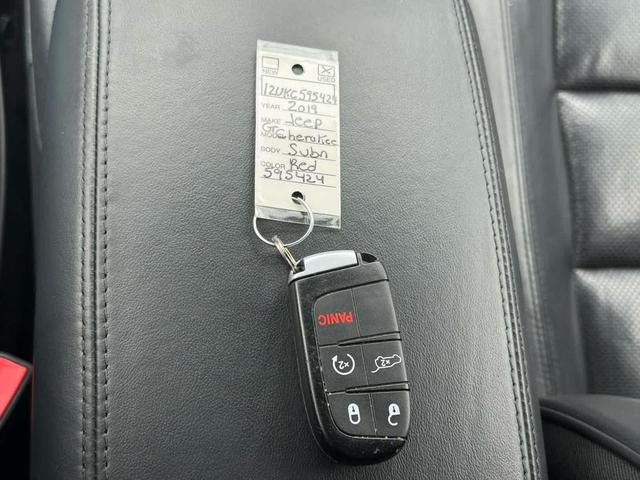 Photo of 2019 Velvet Red Pearlcoat Jeep Grand Cherokee