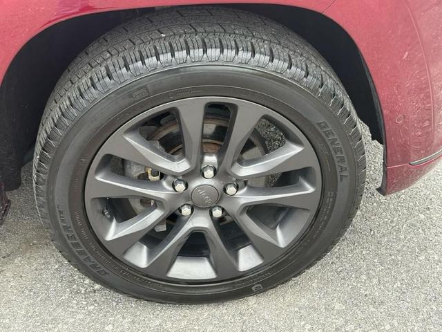 Photo of 2019 Velvet Red Pearlcoat Jeep Grand Cherokee