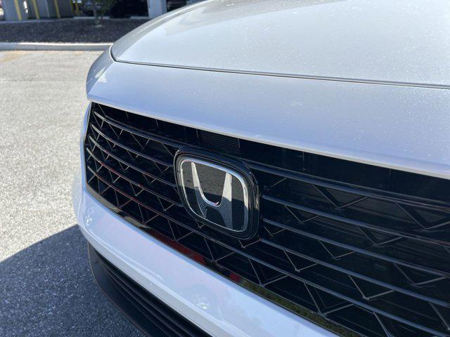Photo of 2025 Platinum White Pearl Honda Accord Hybrid
