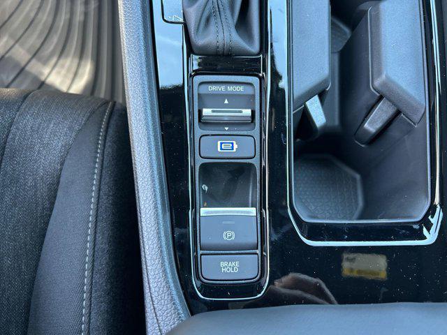 Photo of 2025 Platinum White Pearl Honda Accord Hybrid