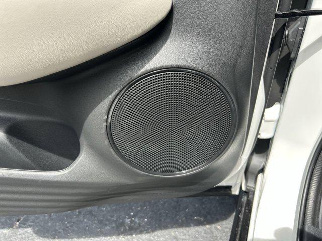 Photo of 2026 Platinum White Pearl Honda HR-V