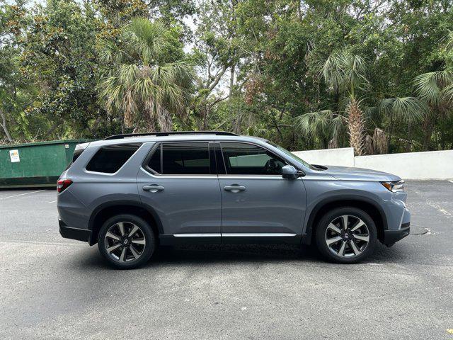 Photo of 2025 Sonic Gray Pearl Honda Pilot