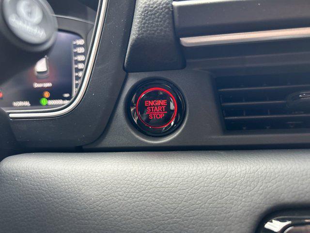 Photo of 2025 Sonic Gray Pearl Honda Pilot