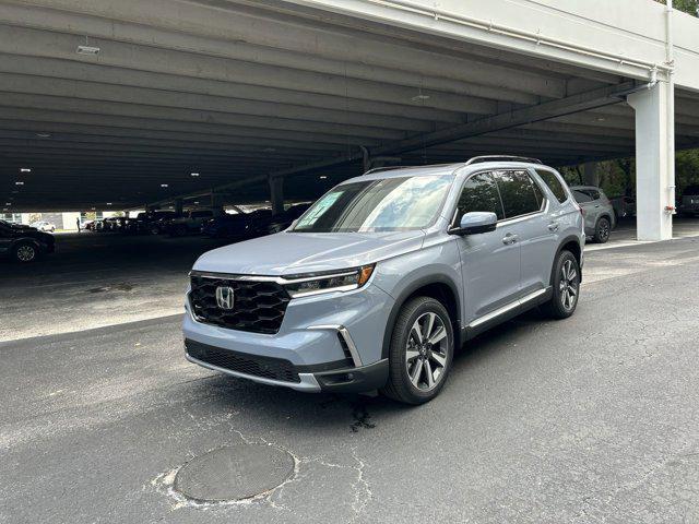 Photo of 2025 Sonic Gray Pearl Honda Pilot