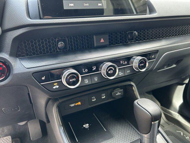 Photo of 2026 Platinum White Pearl Honda CR-V Hybrid