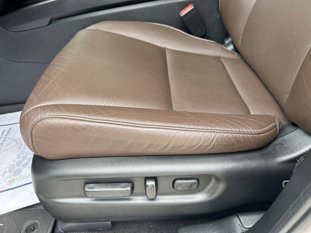 Photo of 2024 Platinum White Pearl Honda Passport