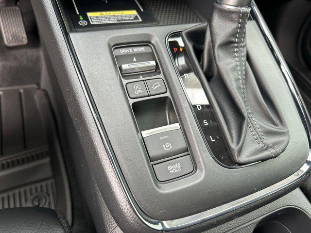 Photo of 2025 Platinum White Pearl Honda CR-V