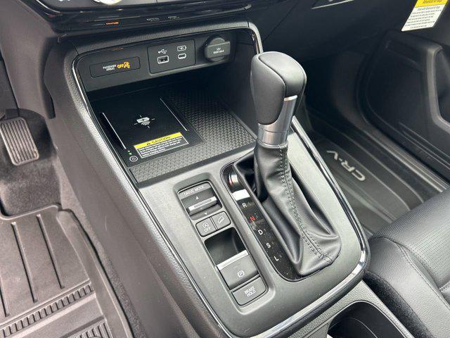 Photo of 2025 Platinum White Pearl Honda CR-V