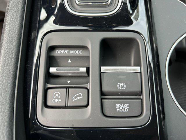 Photo of 2025 Platinum White Pearl Honda Pilot