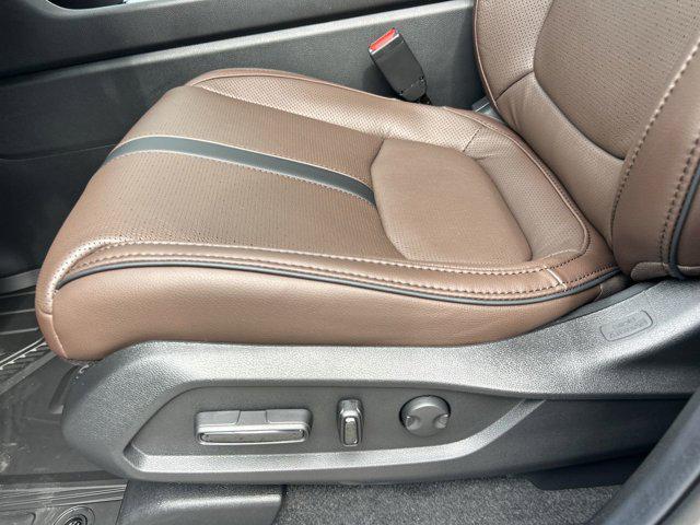 Photo of 2025 Platinum White Pearl Honda Pilot