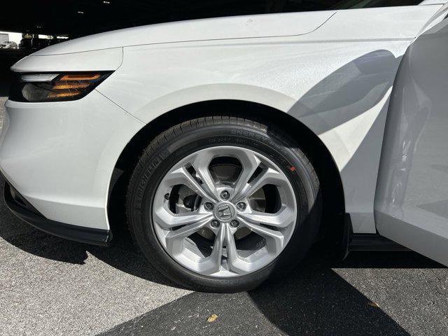 Photo of 2025 Platinum White Pearl Honda Accord