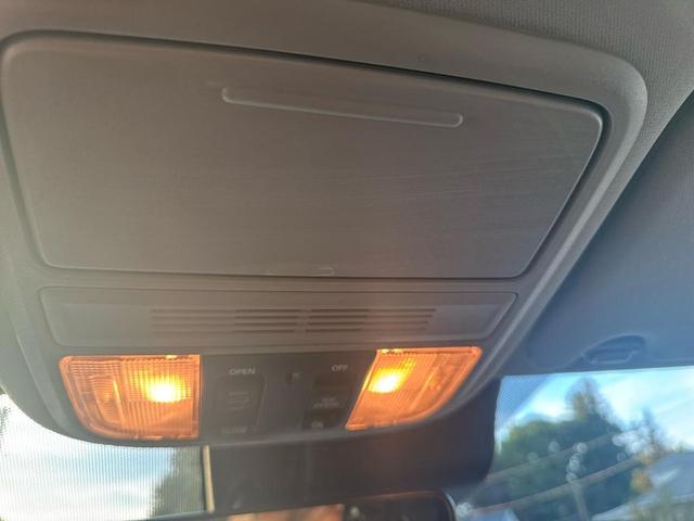 Photo of 2019 White Diamond Pearl Honda Pilot