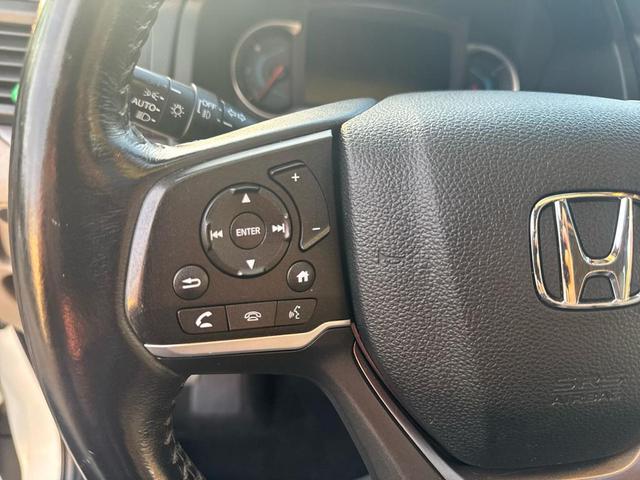 Photo of 2019 White Diamond Pearl Honda Pilot