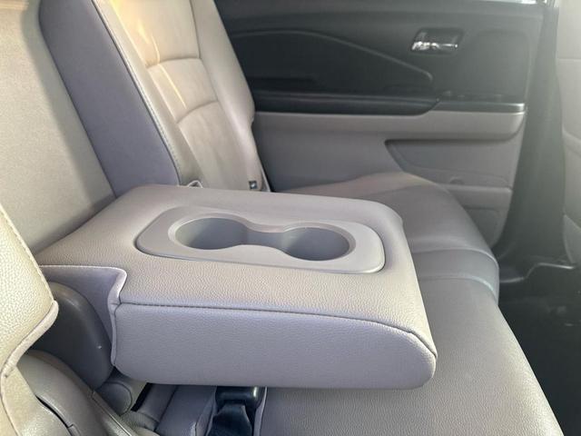 Photo of 2019 White Diamond Pearl Honda Pilot