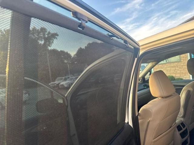 Photo of 2019 White Diamond Pearl Honda Pilot