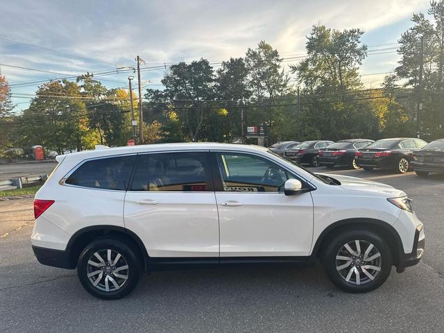 Photo of 2019 White Diamond Pearl Honda Pilot