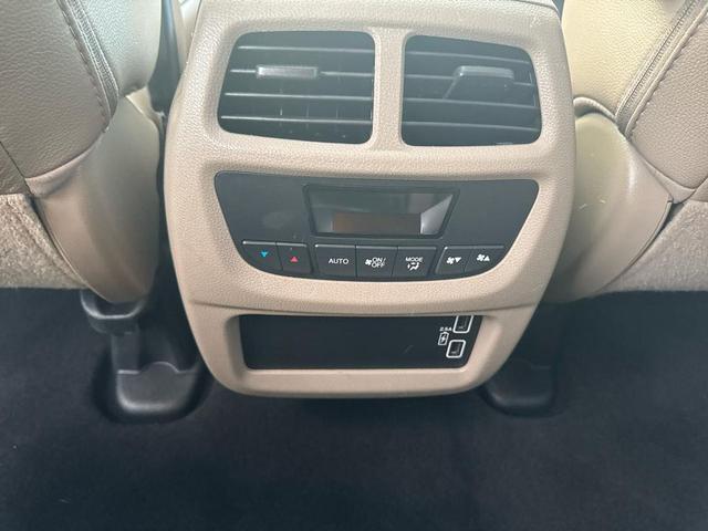 Photo of 2019 White Diamond Pearl Honda Pilot