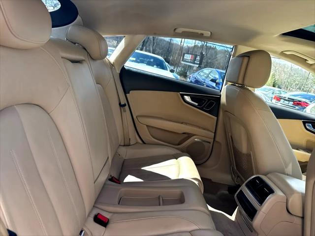Photo of 2013 White Audi A7