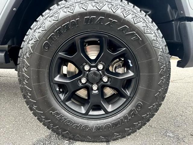 Photo of 2021 Gray Jeep Wrangler