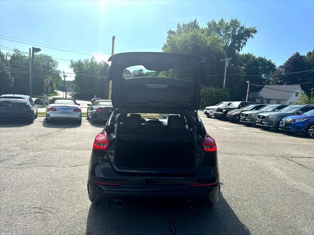 Photo of 2017 Shadow Black Ford Focus RS