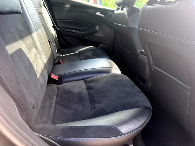 Photo of 2017 Shadow Black Ford Focus RS