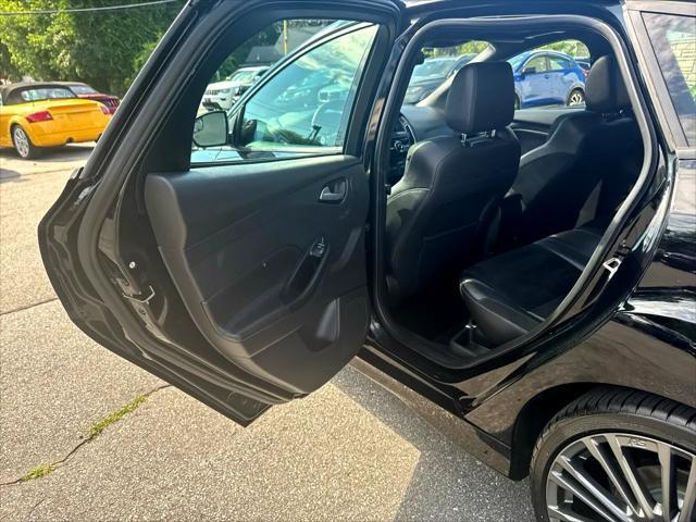 Photo of 2017 Shadow Black Ford Focus RS