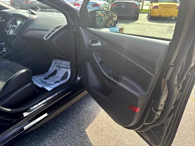 Photo of 2017 Shadow Black Ford Focus RS