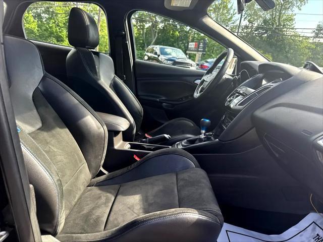 Photo of 2017 Shadow Black Ford Focus RS