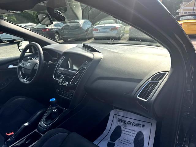 Photo of 2017 Shadow Black Ford Focus RS