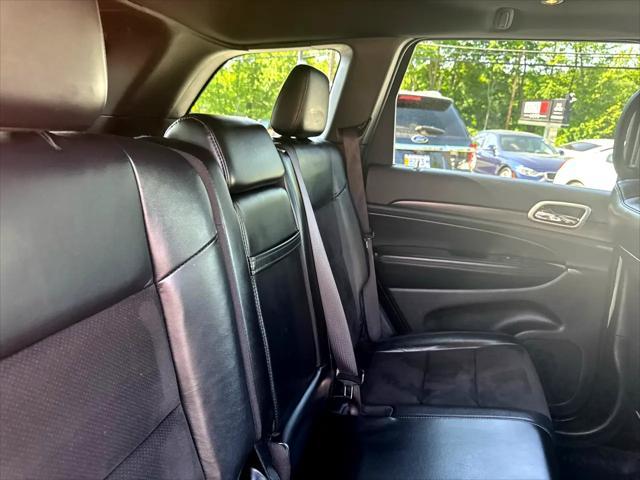 Photo of 2019 Bright White Clearcoat Jeep Grand Cherokee