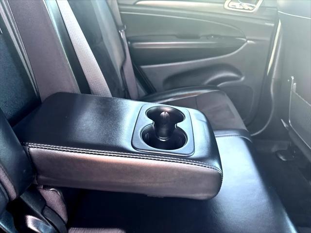 Photo of 2019 Bright White Clearcoat Jeep Grand Cherokee