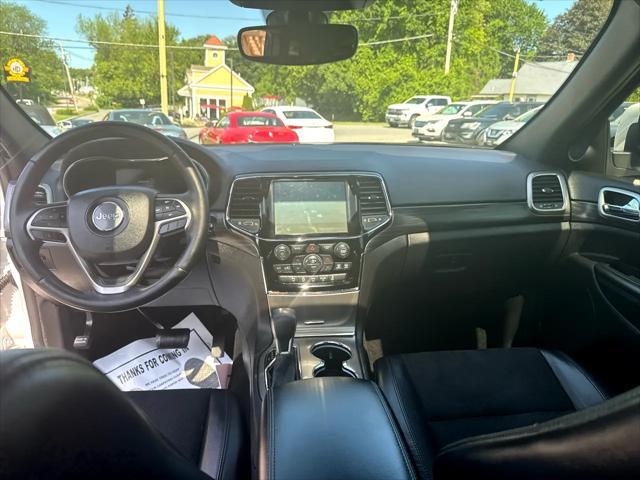 Photo of 2019 Bright White Clearcoat Jeep Grand Cherokee