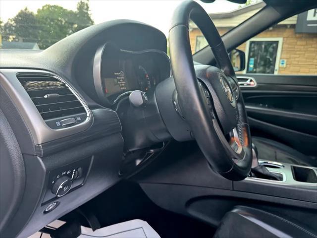 Photo of 2019 Bright White Clearcoat Jeep Grand Cherokee