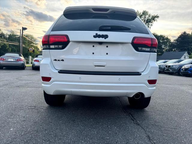 Photo of 2019 Bright White Clearcoat Jeep Grand Cherokee