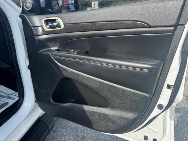 Photo of 2014 Bright White Clearcoat Jeep Grand Cherokee