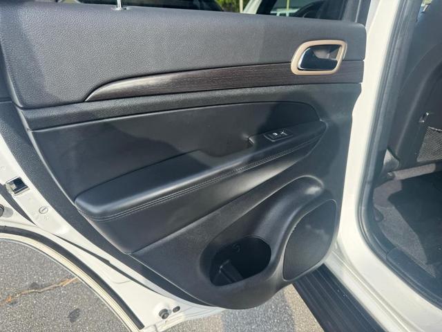 Photo of 2014 Bright White Clearcoat Jeep Grand Cherokee